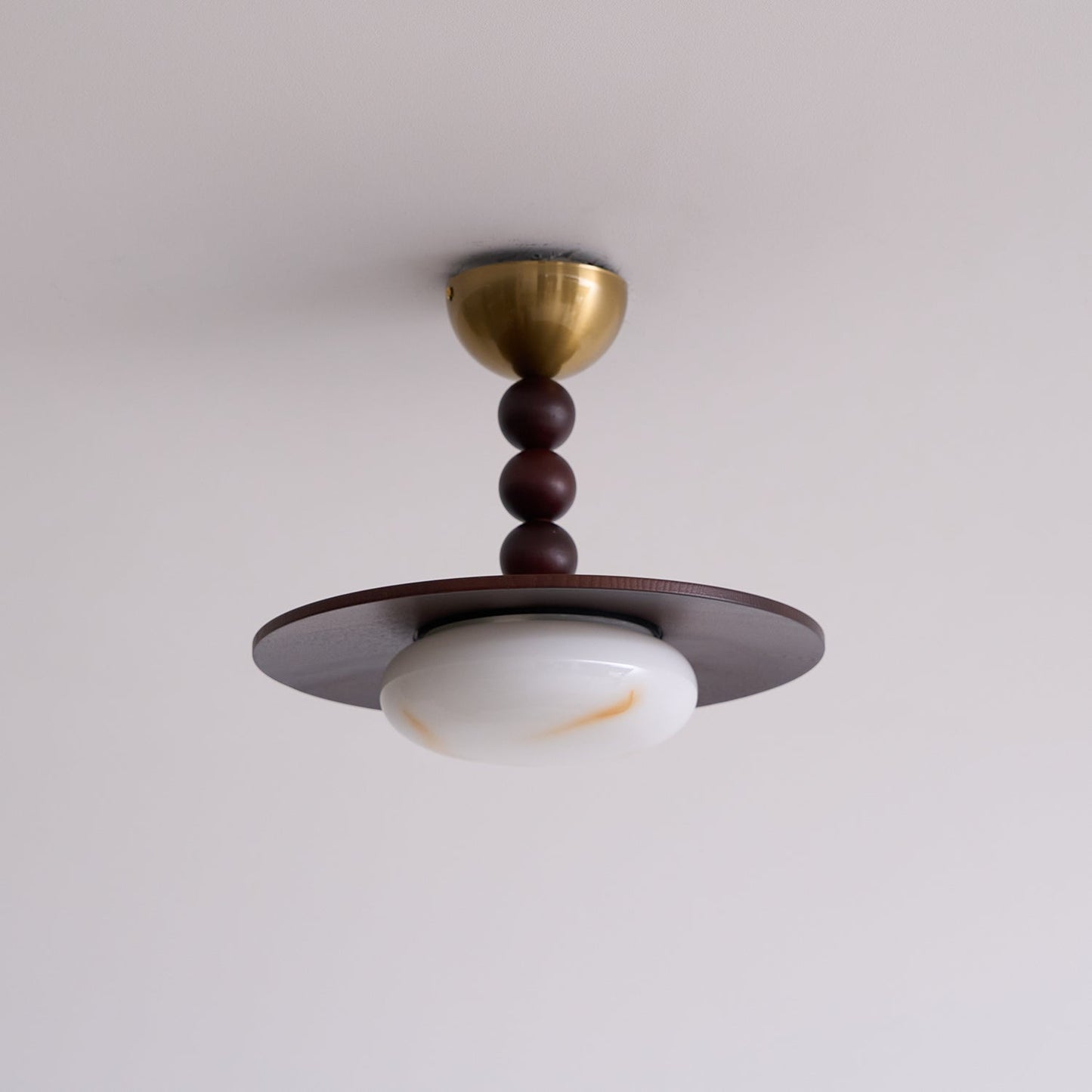 Yeste Plafonnier couleur noyer et imitation albâtre blanche